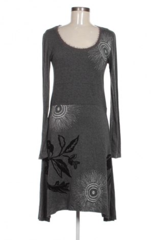 Рокля Desigual, Размер L, Цвят Сив, Цена 82,08 лв.