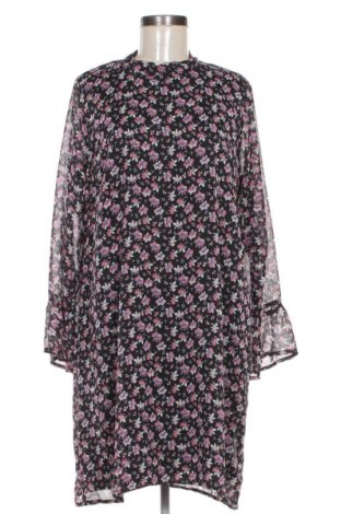 Рокля Esmara, Размер XL, Цвят Многоцветен, Цена 62,02 лв.