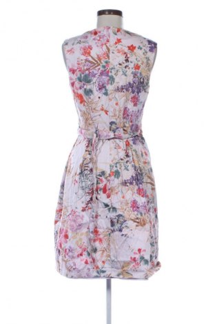 Šaty  Esprit, Velikost M, Barva Vícebarevné, Cena  606,00 Kč