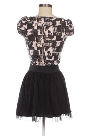 Рокля Fishbone, Размер S, Цвят Многоцветен, Цена 39,00 лв.