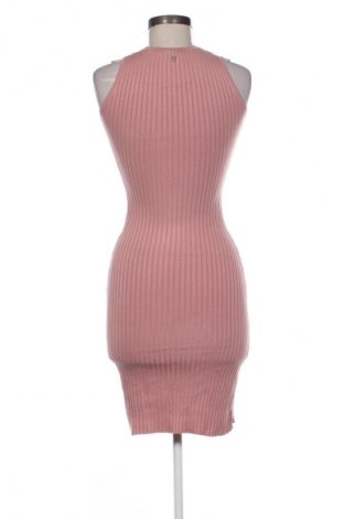 Рокля Guess, Размер XS, Цвят Розов, Цена 96,14 лв.