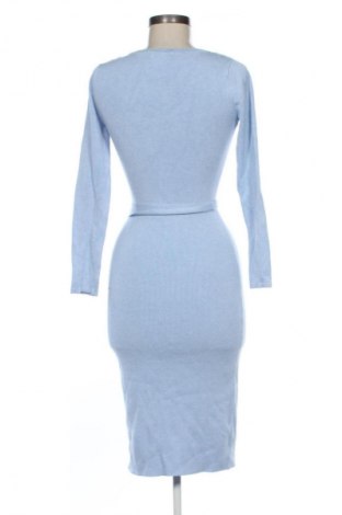 Kleid Guess, Größe M, Farbe Blau, Preis 132,18 €