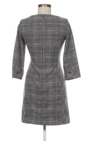 Рокля H&M, Размер XS, Цвят Многоцветен, Цена 39,00 лв.