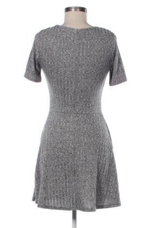 Kleid H&M, Größe M, Farbe Grau, Preis 19,95 €