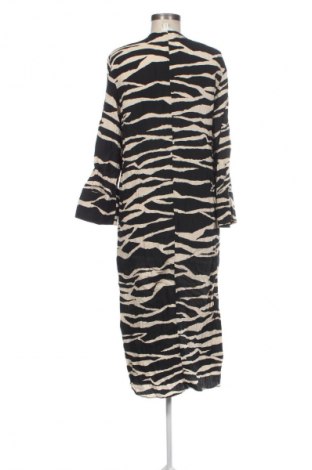 Рокля H&M, Размер M, Цвят Многоцветен, Цена 24,99 лв.