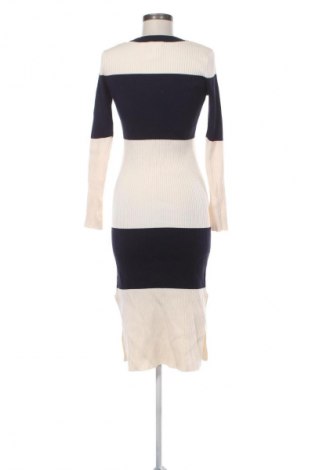 Рокля H&M, Размер M, Цвят Многоцветен, Цена 27,99 лв.