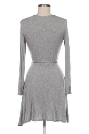 Рокля H&M Divided, Размер S, Цвят Сив, Цена 16,99 лв.