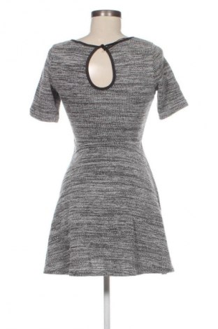 Kleid H&M Divided, Größe XS, Farbe Mehrfarbig, Preis 10,99 €