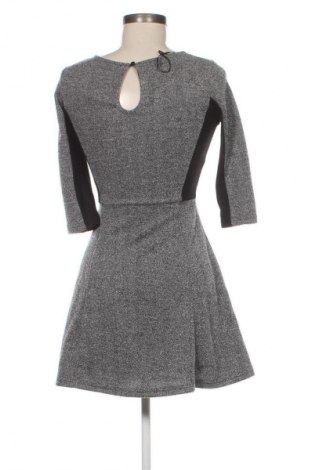 Kleid H&M Divided, Größe XS, Farbe Mehrfarbig, Preis 8,99 €