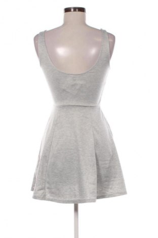 Рокля H&M Divided, Размер M, Цвят Сив, Цена 12,99 лв.