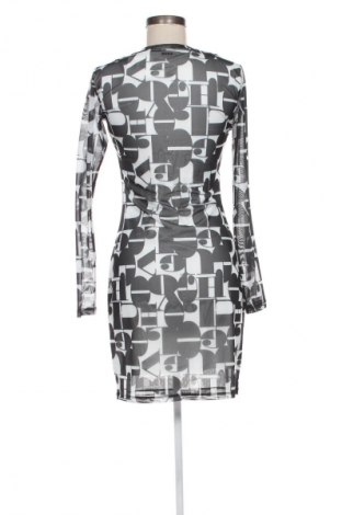 Sukienka Hugo Boss, Rozmiar M, Kolor Kolorowy, Cena 471,26 zł