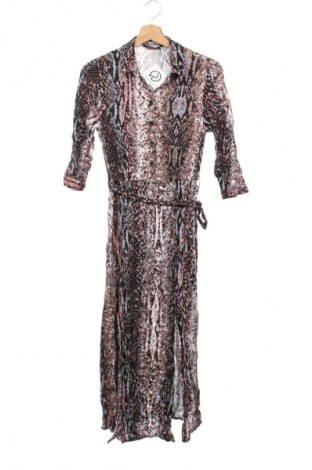 Рокля LCW, Размер XS, Цвят Многоцветен, Цена 25,99 лв.