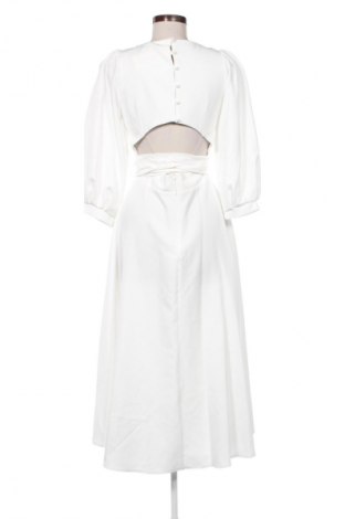 Рокля La faba, Размер S, Цвят Бял, Цена 108,00 лв.