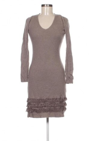 Рокля London, Размер L, Цвят Бежов, Цена 39,15 лв.