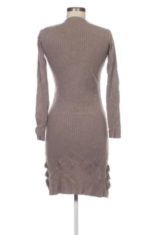 Рокля London, Размер L, Цвят Бежов, Цена 39,15 лв.