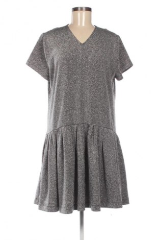 Šaty  Mads Norgaard, Velikost M, Barva Stříbrná, Cena  1 646,00 Kč