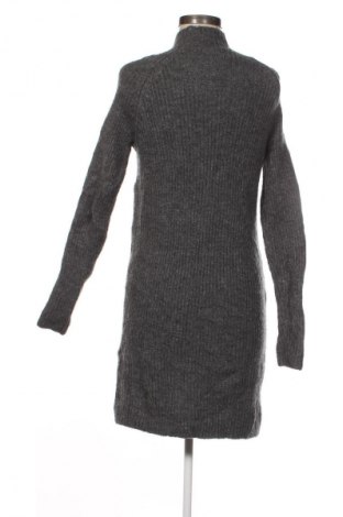 Рокля Mango, Размер S, Цвят Сив, Цена 19,99 лв.