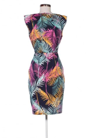 Рокля Mela Loves London, Размер M, Цвят Многоцветен, Цена 107,88 лв.