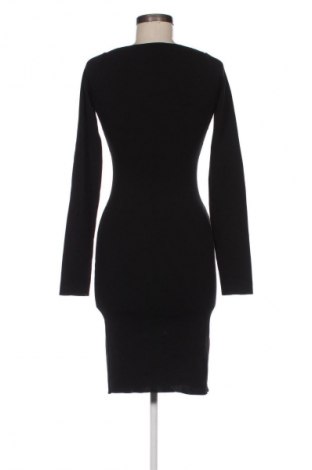 Рокля Mohito, Размер L, Цвят Черен, Цена 39,15 лв.