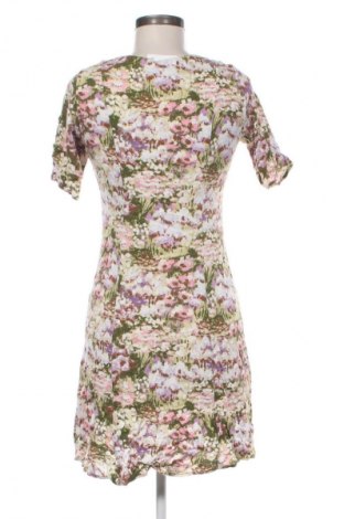 Šaty  Monki, Velikost S, Barva Vícebarevné, Cena  606,00 Kč