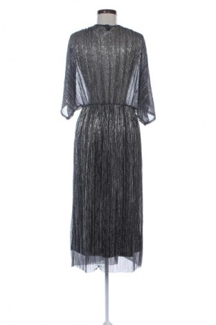 Sukienka Monki, Rozmiar S, Kolor Srebrzysty, Cena 62,07 zł