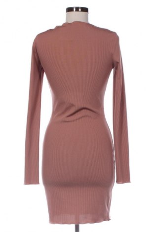 Рокля NA-KD, Размер S, Цвят Пепел от рози, Цена 48,00 лв.