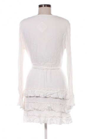 Kleid NA-KD, Größe M, Farbe Weiß, Preis € 15,99