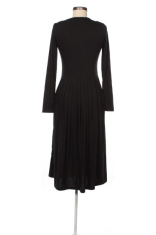 Ruha Naning9, Méret M, Szín Fekete, Ár 7 209 Ft