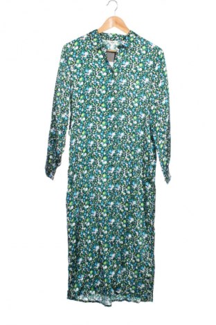 Рокля Object, Размер XS, Цвят Многоцветен, Цена 109,99 лв.