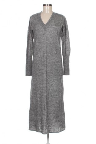 Šaty  Pepe Jeans, Velikost M, Barva Šedá, Cena  1 038,00 Kč