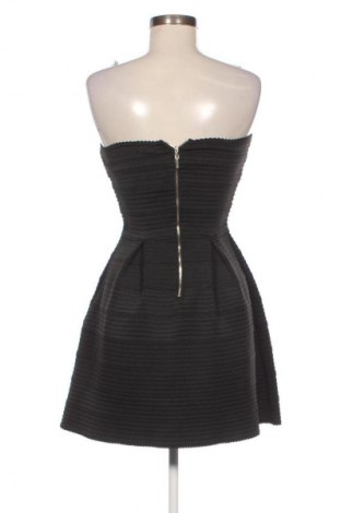 Рокля Pimkie, Размер S, Цвят Черен, Цена 38,30 лв.