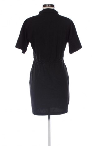 Šaty  Pretty Little Thing, Velikost L, Barva Černá, Cena  582,00 Kč