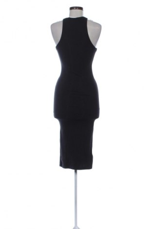 Рокля Pull&Bear, Размер S, Цвят Черен, Цена 39,14 лв.