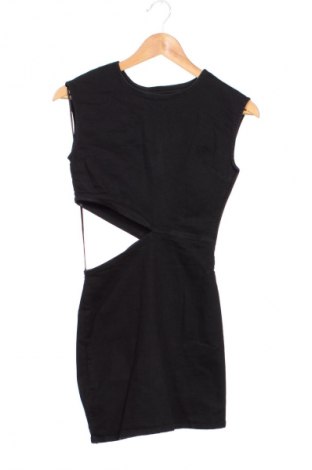 Sukienka Pull&Bear, Rozmiar S, Kolor Czarny, Cena 91,95 zł