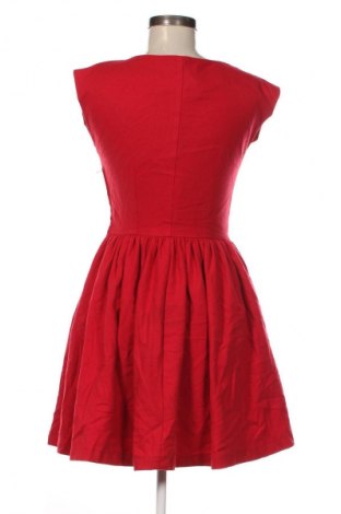 Kleid Pull&Bear, Größe M, Farbe Rot, Preis 10,99 €