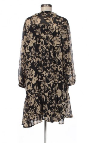 Рокля Reserved, Размер XL, Цвят Многоцветен, Цена 39,99 лв.