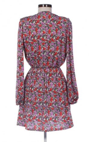 Рокля Reserved, Размер XS, Цвят Многоцветен, Цена 39,03 лв.