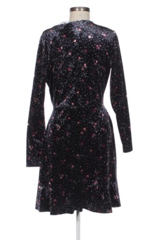 Šaty  Reserved, Velikost L, Barva Vícebarevné, Cena  495,00 Kč