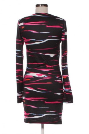 Рокля SHEIN, Размер M, Цвят Многоцветен, Цена 39,14 лв.