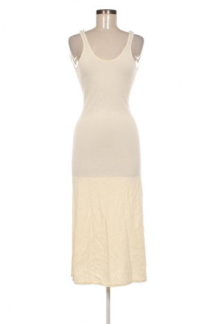 Рокля Sandro, Размер S, Цвят Екрю, Цена 112,99 лв.