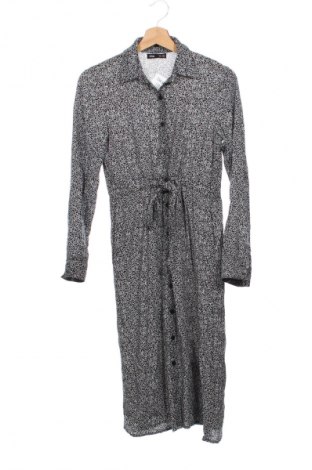 Рокля Sinsay, Размер XS, Цвят Многоцветен, Цена 47,85 лв.