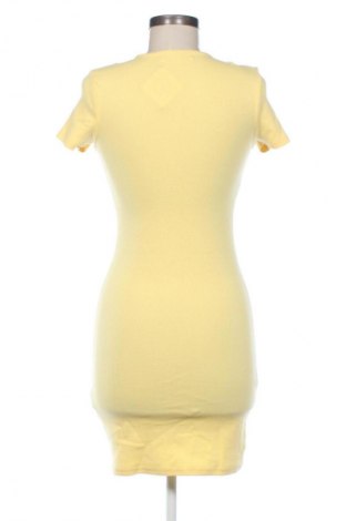 Šaty  Sinsay, Velikost M, Barva Žlutá, Cena  495,00 Kč