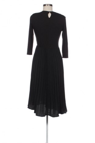 Рокля Sinsay, Размер L, Цвят Черен, Цена 39,14 лв.