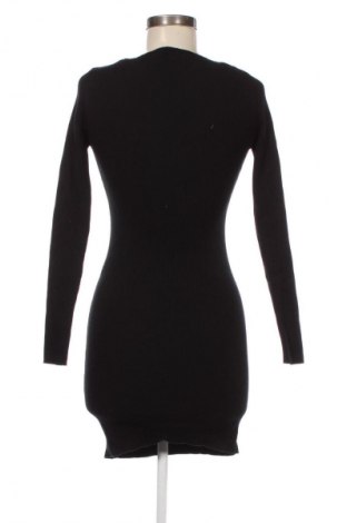 Kleid Stradivarius, Größe XS, Farbe Schwarz, Preis 11,99 €