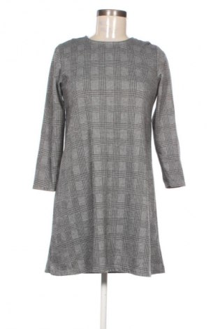 Рокля Stradivarius, Размер S, Цвят Многоцветен, Цена 13,99 лв.