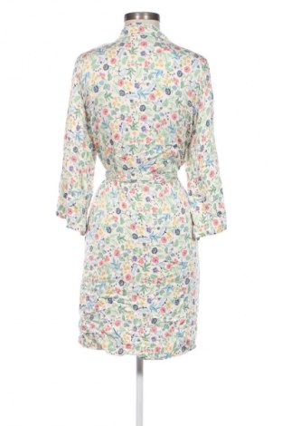 Ruha TCM, Méret M, Szín Sokszínű, Ár 7 800 Ft