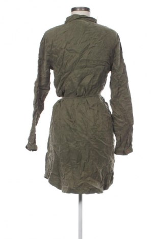 Рокля Tommy Hilfiger, Размер M, Цвят Зелен, Цена 61,99 лв.