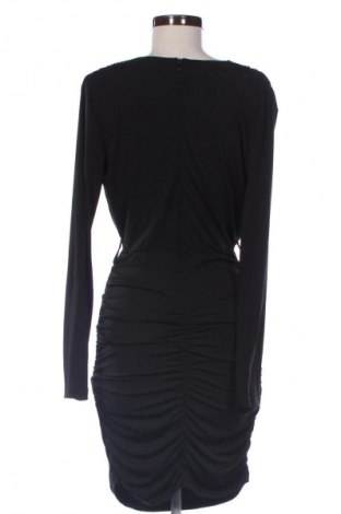 Рокля Trendyol, Размер M, Цвят Черен, Цена 47,88 лв.