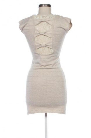 Рокля Unbranded, Размер M, Цвят Бежов, Цена 39,10 лв.