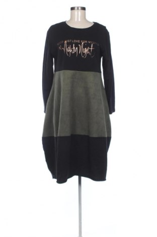 Рокля Unbranded, Размер M, Цвят Многоцветен, Цена 39,14 лв.